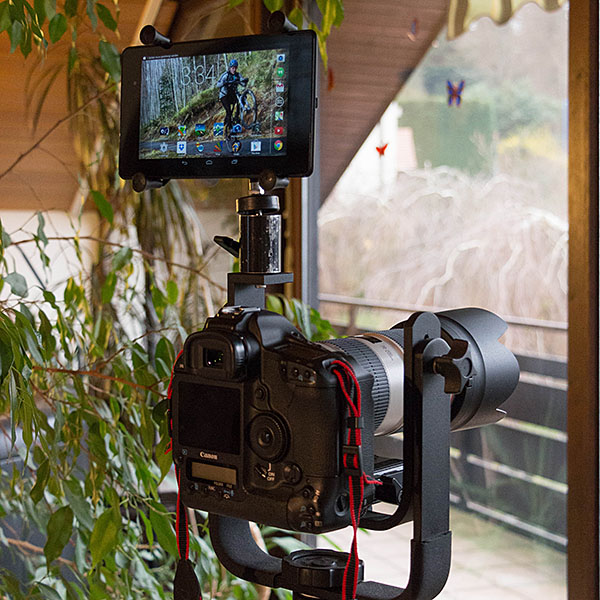 Tuningbügel mit 7"-Tablet zur Steuerung der Kamera und Bildbetrachtung